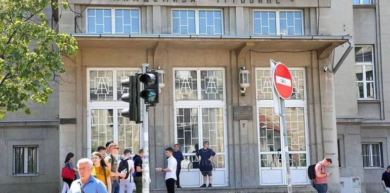Страшен ужас в Белград! Валят бомбени заплахи срещу училища