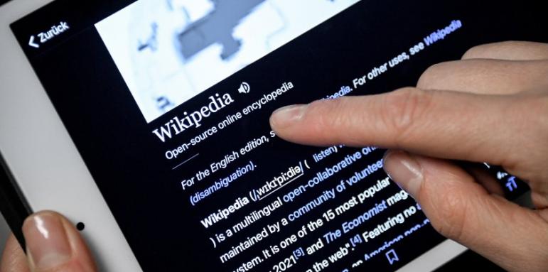 И Уикипедия заби. Паника в Русия