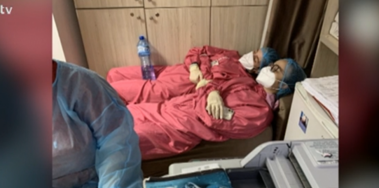 Смазани от умора медици взривиха мрежата