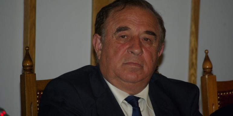 Трябва ни внос на сервитьори