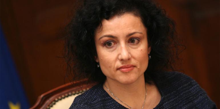 Танева стартира жътвената кампания в сливенско