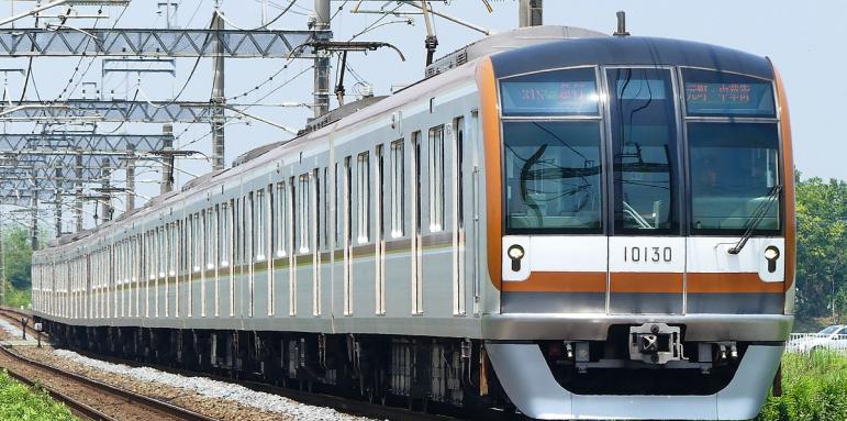 Десет души бяха наръгани във влак в Токио