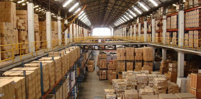 НАП погна фирми с препълнени складове, какво крият