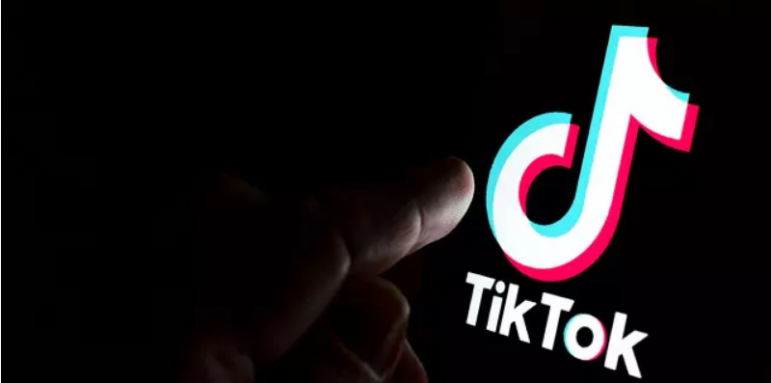 Модератори на TikTok съдят компанията за психологическа травми