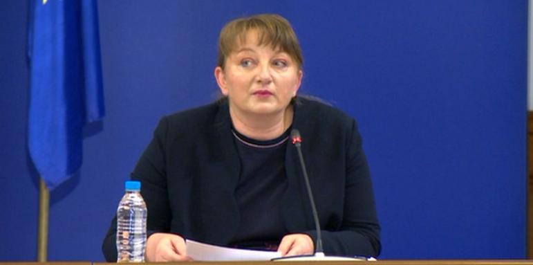 Сачева: Пролетта всички искаха да харчим, а сега?