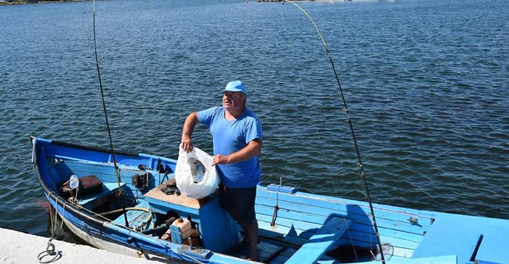 Килограми пластмаса „уловиха“ в морето рибари от Ченгене скеле