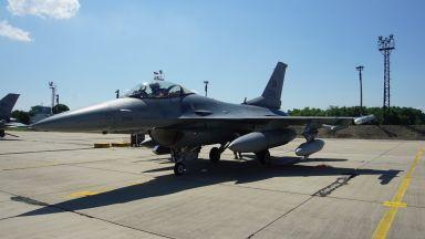 Какви са промените в договорите за самолетите F-16