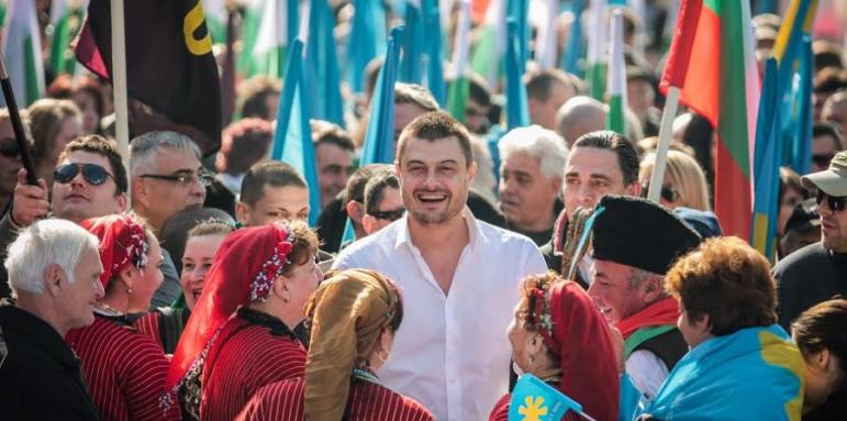 Бареков се прицели в първото място за вота