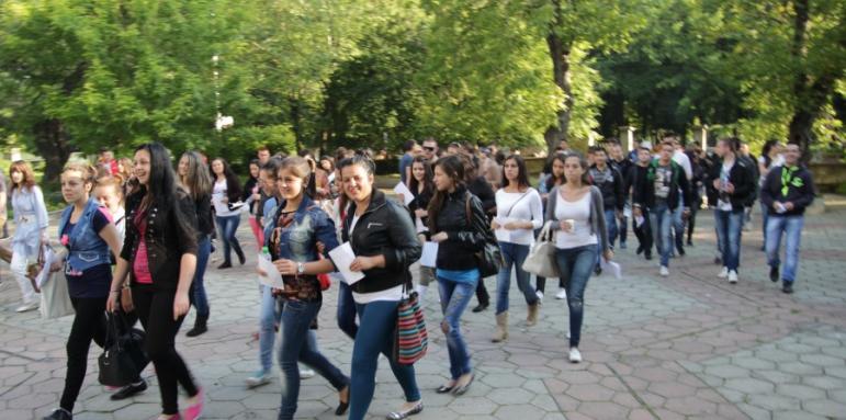 Изтеглиха "Кино" на Вапцаров за зрелостниците