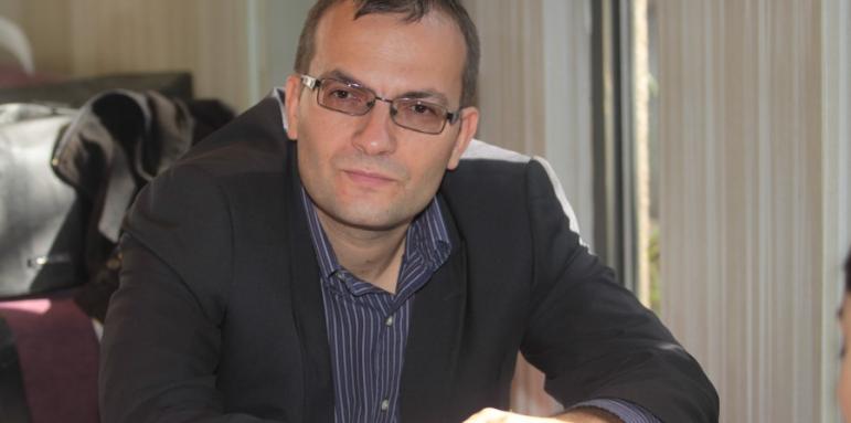 Димитров: Финансовият министър трябваше да обясни за дълга