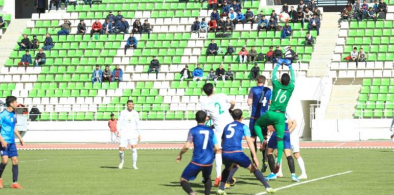 Подновяват футболното първенство с публика в Туркменистан