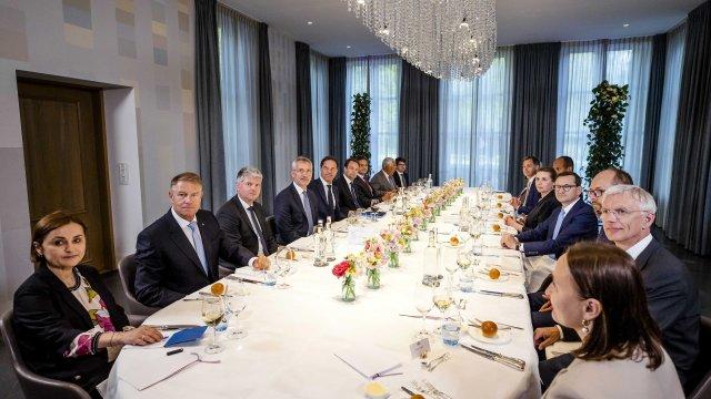 Ирония. Сервират руско ястие на лидерите на НАТО в Мадрид