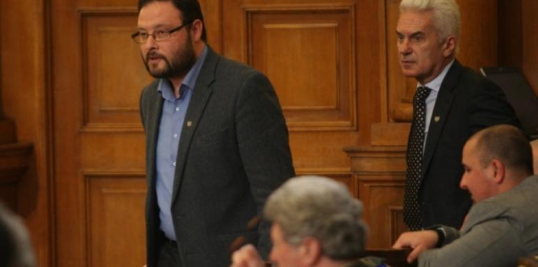 Сидеров и Чуколов тръпнат, НС решава за имунитета им