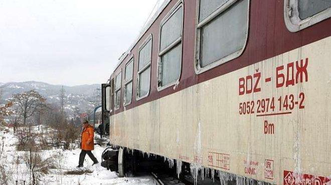 Влак е блъснал момиче на 13 години до гара Кумарица в Нови Искър