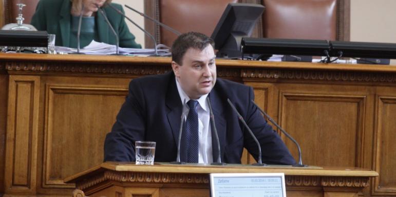 Емил Радев: Изборният кодекс отблъсква избирателите