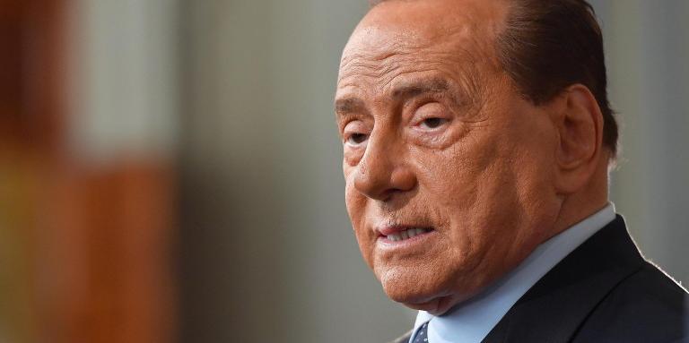 Берлускони изписан от болницата в тежко състояние