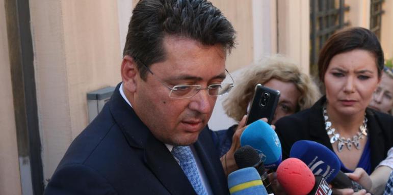 Узунов ощетил хазната с обществена поръчка в МВР