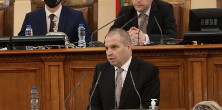 Срив в ремонта на пътищата, Караджов с призив към парламента