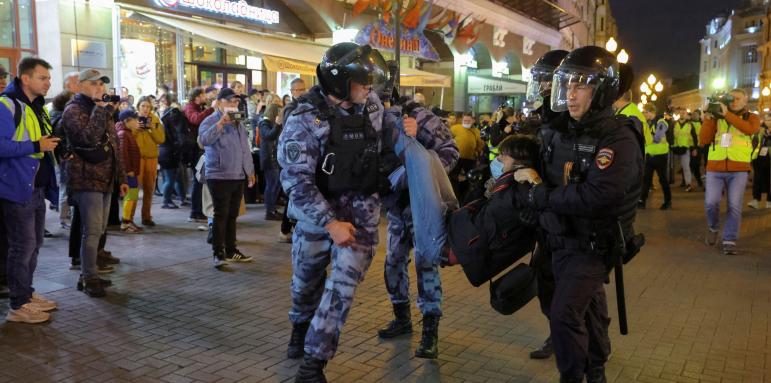 Протести и арести в Русия след обявената частична мобилизация