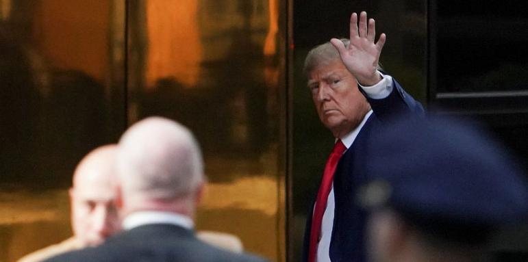 Тръмп пристигна в Ню Йорк за среща със съдбата