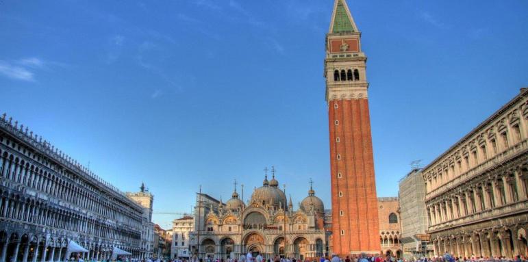 Край с нашествието на круизи във Венеция