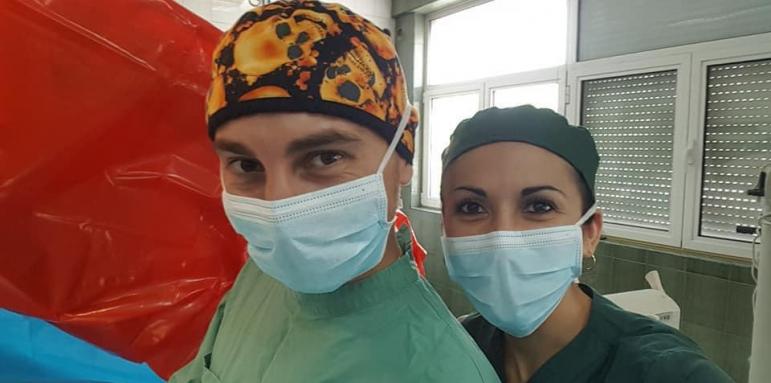 Медсестра откри годежен пръстен между скалпели