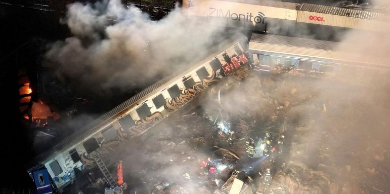 Ужасени оцелели разказват за влаковата катастрофа в Гърция