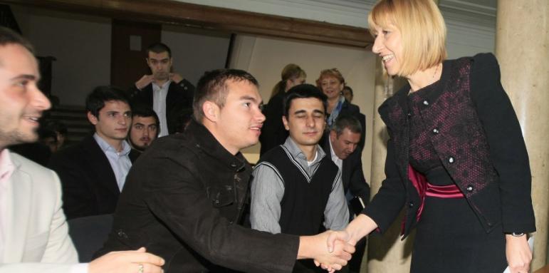 Клисарова се срещна със студенти