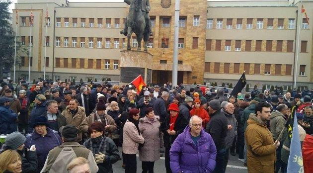 Евросъюзът се отказа засега да решава за Скопие