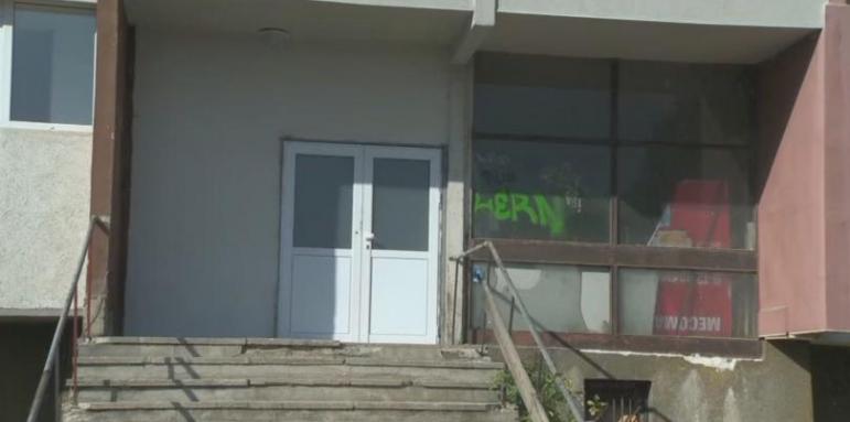 Прибраха родителите на изоставено в Люлин бебе