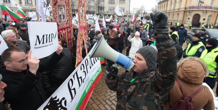 Протестите свършват, идват изборите