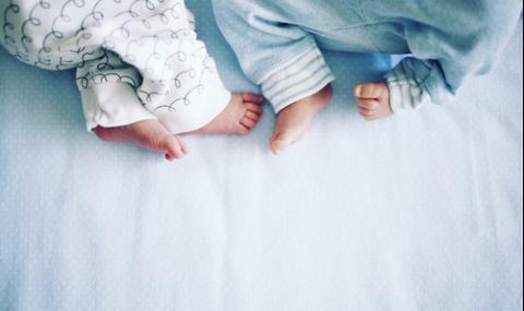 Невероятно: Близнаци се родиха в две различни години