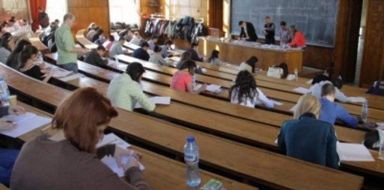 62 121 на матура по български език и литература